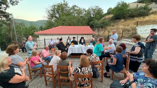 Με πιστούς της Λαπάτας ο Μητροπολίτης Ιερώνυμος ΦΩΤΟ 14 Με πιστούς της Λαπάτας ο Μητροπολίτης Ιερώνυμος ΦΩΤΟ