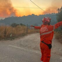Φλόκα: Η επιχείρηση κατάσβεσης της δασικής πυρκαγιάς από τους Εθελοντές Πυροσβέστες Αχαΐας ΒΙΝΤΕΟ-ΦΩΤΟ 1 Φλόγκα σε δασική περιοχή