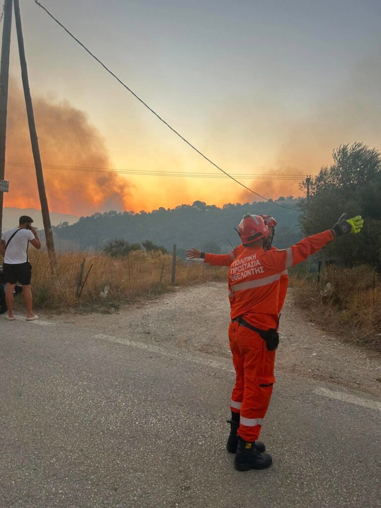Φλόκα: Η επιχείρηση κατάσβεσης της δασικής πυρκαγιάς από τους Εθελοντές Πυροσβέστες Αχαΐας ΒΙΝΤΕΟ-ΦΩΤΟ 5 Φλόκα: Η επιχείρηση κατάσβεσης της δασικής πυρκαγιάς από τους Εθελοντές Πυροσβέστες Αχαΐας ΒΙΝΤΕΟ-ΦΩΤΟ