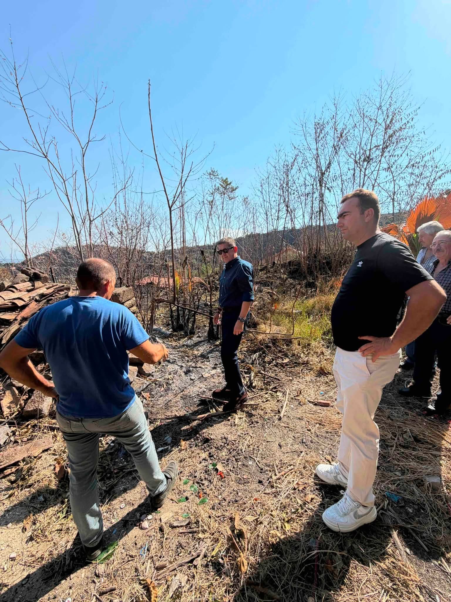 Φλόκα: Αυτοψία μετά την πυρκαγιά όπου ξεκινούν κατεδαφίσεις ΦΩΤΟ 7 Φλόκα: Αυτοψία μετά την πυρκαγιά όπου ξεκινούν κατεδαφίσεις ΦΩΤΟ