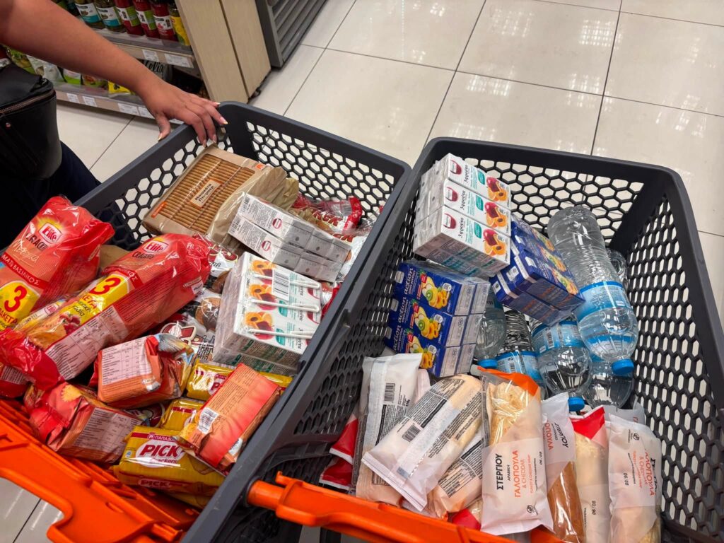 Ζήρια: Συγκινούν φορείς και πολίτες με την «φλόγα» αλληλεγγύης στις φωτιές ΦΩΤΟ