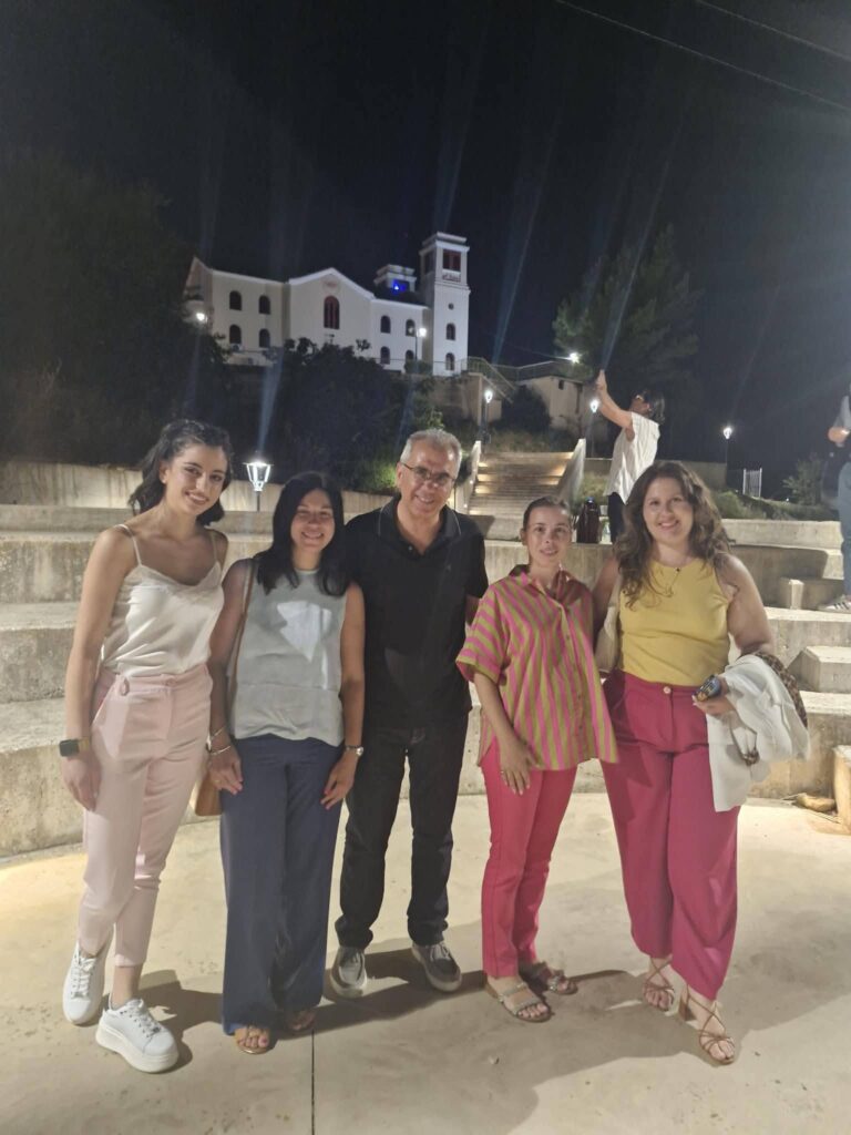Θεατρική βραδιά στο Σκιαδά από το Άρμα Θέσπιδος ΦΩΤΟ
