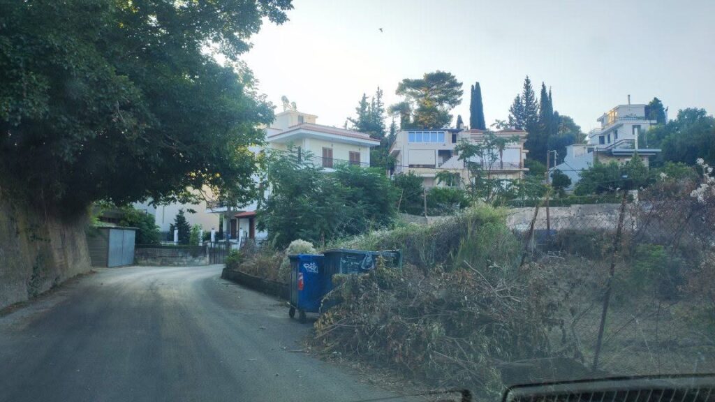 Πάτρα: Μόνιμα τα σκουπίδια σε Αρόη και Αγία Σκέπη - «Ντρέπομαι κάθε φορά που περνάω» ΦΩΤΟ
