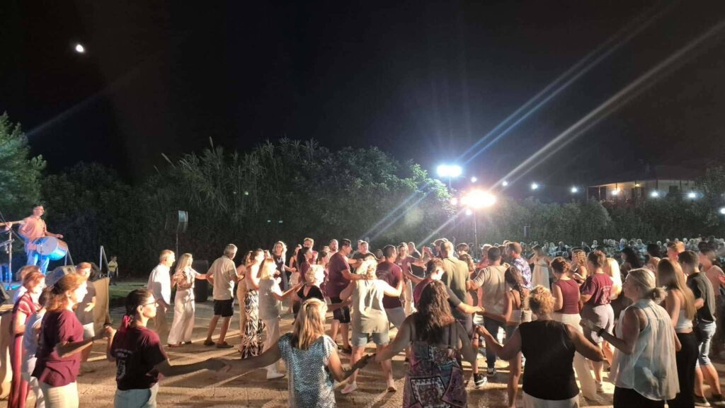 «Στης Βούρας τα πατήματα» το Χορευτικό Εργαστήρι Αιγίου