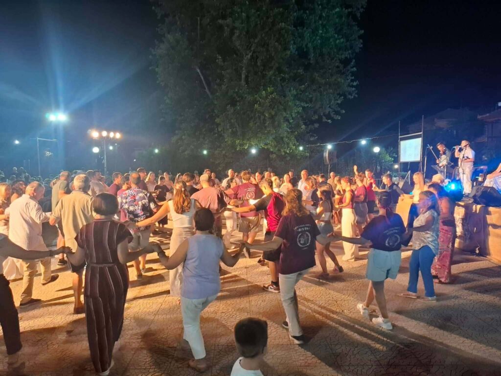 «Στης Βούρας τα πατήματα» το Χορευτικό Εργαστήρι Αιγίου
