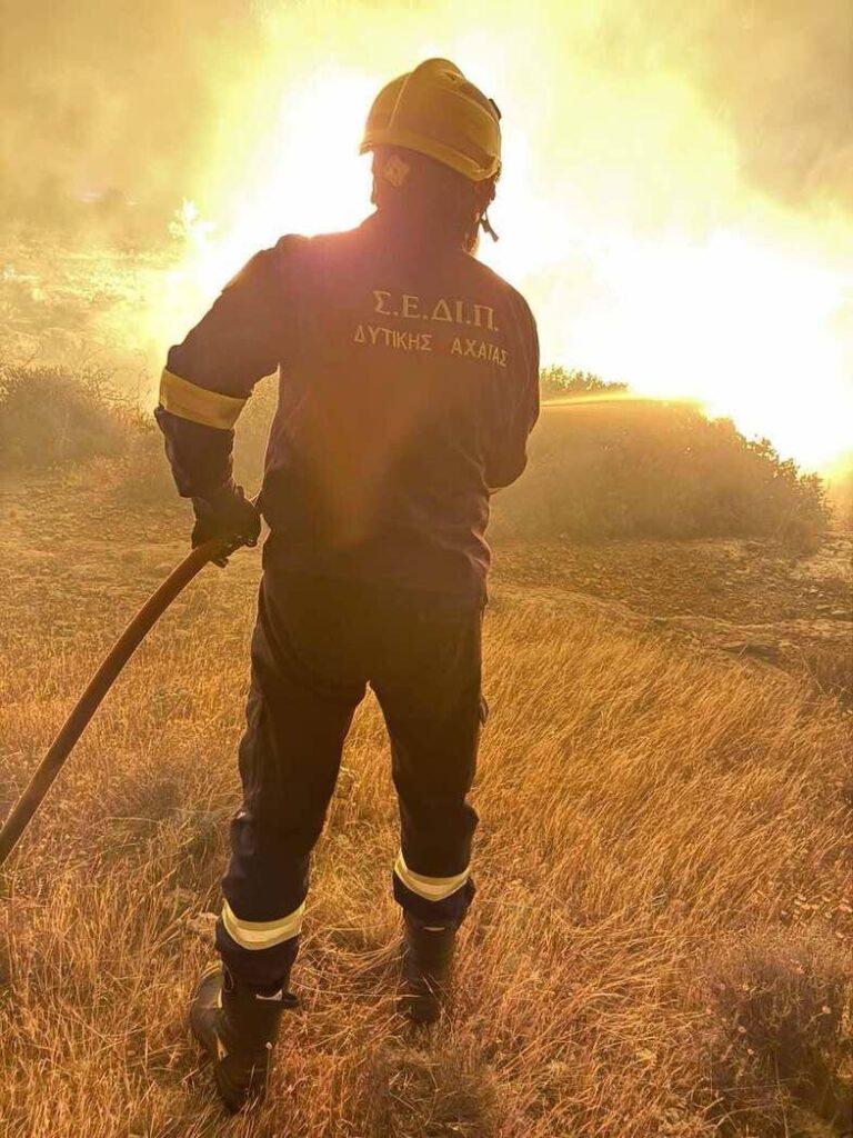 Δυτική Αχαΐα: Στο πύρινο μέτωπο των Μεγάρων οι Εθελοντές του ΣΕΔΙΠ ΦΩΤΟ