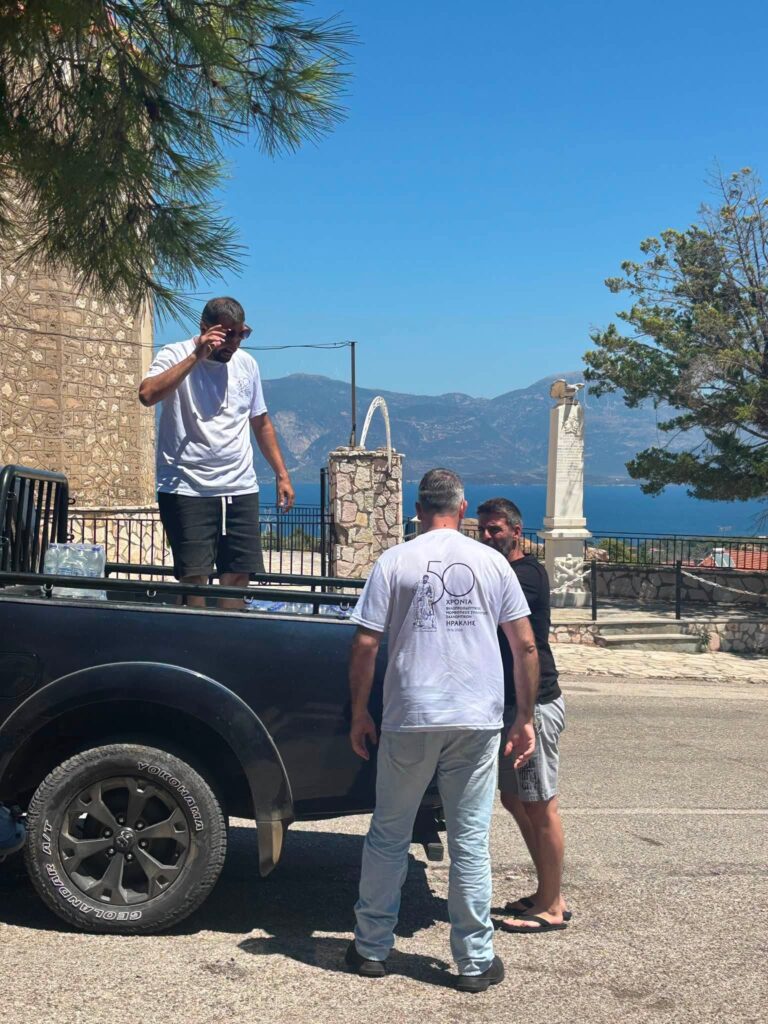 Ζήρια: Συγκινούν φορείς και πολίτες με την «φλόγα» αλληλεγγύης στις φωτιές ΦΩΤΟ