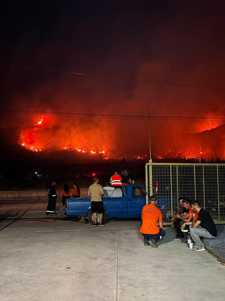 Ζήρια: Συγκινούν φορείς και πολίτες με την «φλόγα» αλληλεγγύης στις φωτιές ΦΩΤΟ 6 Ζήρια: Συγκινούν φορείς και πολίτες με την «φλόγα» αλληλεγγύης στις φωτιές ΦΩΤΟ