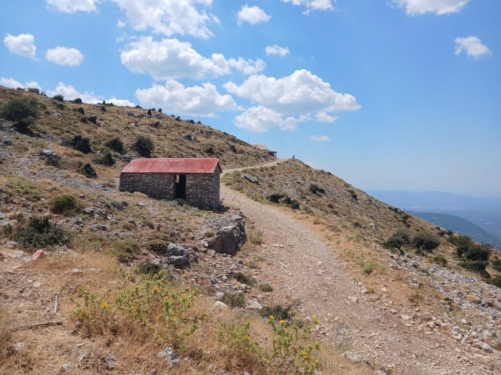 Πάτρα: Στην τελική ευθεία το μεγάλο έργο των μονοπατιών του Παναχαϊκού όρους – Στο Ψάρθι ο χώρος θέας και αναψυχής ΦΩΤΟ