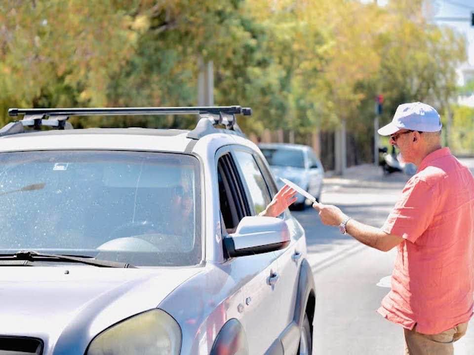 Ο Χαράλαμπος Μπονάνος σε δράση με τον Ελληνικό Ερυθρό Σταυρό ΦΩΤΟ