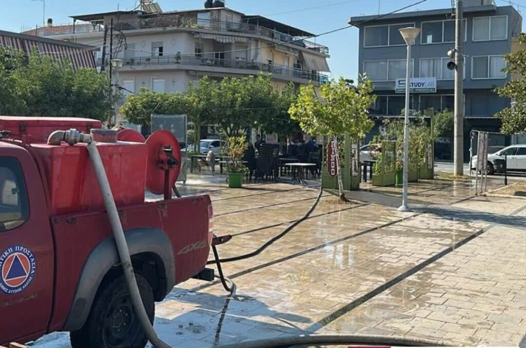 Κάτω Αχαΐα: «Φασίνα» στις πλατείες με ειδικό εξοπλισμό και προσωπικό ΦΩΤΟ