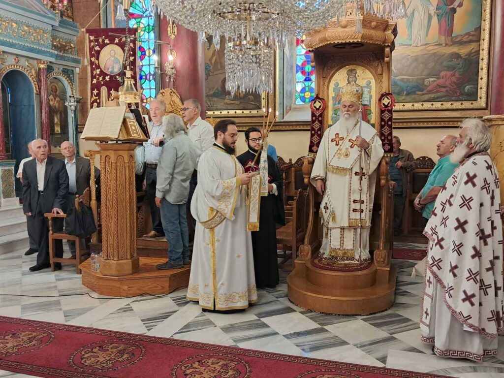 Στη Λυκούρια λειτούργησε ο Μητροπολίτης Καλαβρύτων και Αιγιαλείας Ιερώνυμος ΦΩΤΟ