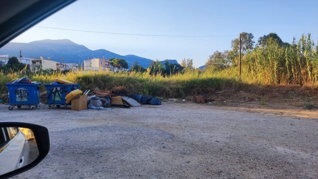 Πάτρα: Μόνιμα τα σκουπίδια σε Αρόη και Αγία Σκέπη - «Ντρέπομαι κάθε φορά που περνάω» ΦΩΤΟ 6 Πάτρα: Μόνιμα τα σκουπίδια σε Αρόη και Αγία Σκέπη - «Ντρέπομαι κάθε φορά που περνάω» ΦΩΤΟ