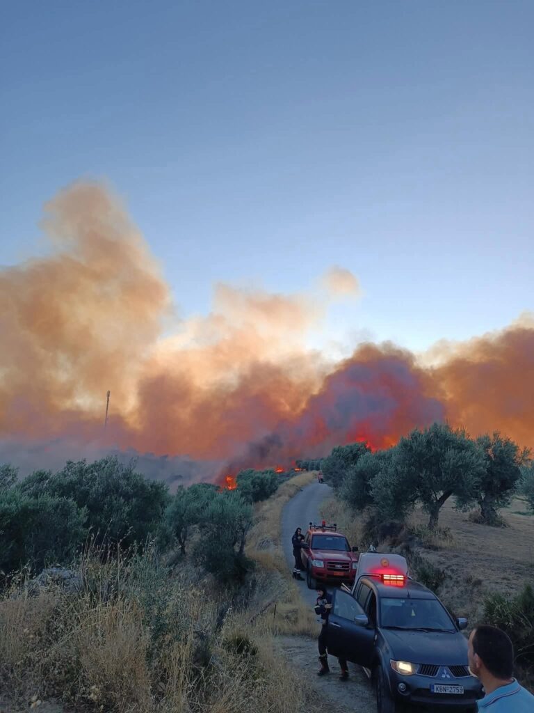 Αχαΐα: Ενεργά στις πυρκαγιές Οβρυάς και Νερατζιών οι Εθελοντές Πυροσβέστες ΒΙΝΤΕΟ-ΦΩΤΟ