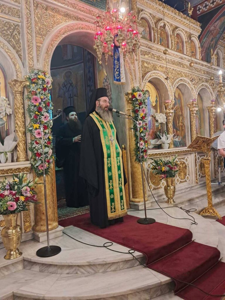 Ο πανηγυρικός Εσπερινός και οι Χοροί στη Μεταμόρφωση του Σωτήρος Πατρών ΒΙΝΤΕΟ-ΦΩΤΟ