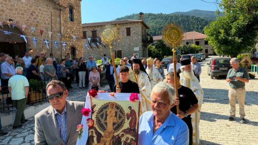 Μεταμορφώσεως του Κυρίουκλήρος και λαός στη Ζαρούχλα ΦΩΤΟ