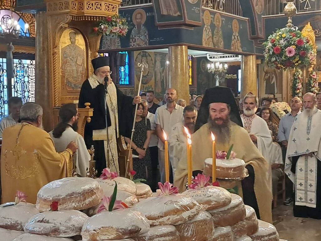 Ο πανηγυρικός Εσπερινός και οι Χοροί στη Μεταμόρφωση του Σωτήρος Πατρών ΒΙΝΤΕΟ-ΦΩΤΟ