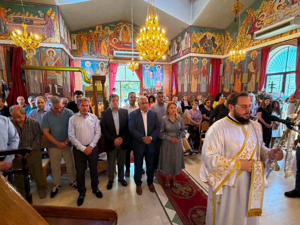Μεταμορφώσεως του Κυρίουκλήρος και λαός στη Ζαρούχλα ΦΩΤΟ