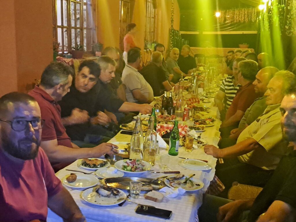 Ο Αγροτικός Συνεταιρισμός Καλαβρύτων με παραγωγούς σε Κούμανη και Φολόη παρουσία Σατολιά ΦΩΤΟ 7 Ο Αγροτικός Συνεταιρισμός Καλαβρύτων με παραγωγούς σε Κούμανη και Φολόη παρουσία Σατολιά ΦΩΤΟ