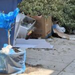 Πάτρα: Μετακινούμενοι κάδοι, σκουπίδια και αδιαφορία του δήμου στην οδό Σμύρνης ΦΩΤΟ