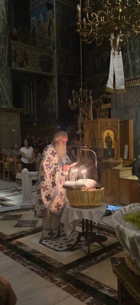Πάτρα: Με κατάνυξη η Ιερά Αγρυπνία για τη Μεταμόρφωση του Σωτήρος στην Αγία Τριάδα ΦΩΤΟ
