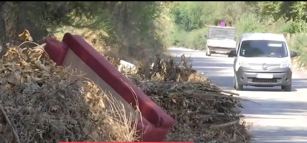 Σαραβάλι: Μπάζα, κλαδιά μέχρι και γκαζάκια στην παράλληλη της Περιμετρικής Πατρών –«Υγειονομική και αντιπυρική βόμβα» ΦΩΤΟ