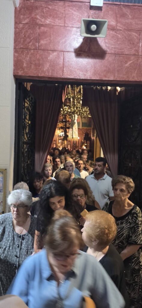 Πάτρα: Με κατάνυξη η Ιερά Αγρυπνία για τη Μεταμόρφωση του Σωτήρος στην Αγία Τριάδα ΦΩΤΟ