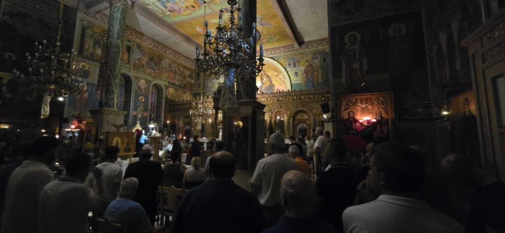 Πάτρα: Με κατάνυξη η Ιερά Αγρυπνία για τη Μεταμόρφωση του Σωτήρος στην Αγία Τριάδα ΦΩΤΟ