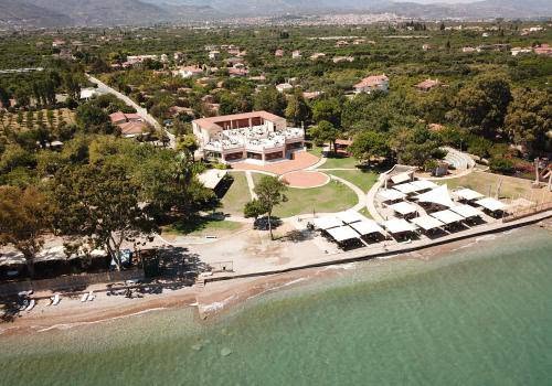 Αίγιο: Τέλος στο παράνομο τσιμέντο του Κάμπινγκ ΟΤΕ – Ελεύθερη και πάλι η παραλία μετά από 7 χρόνια»