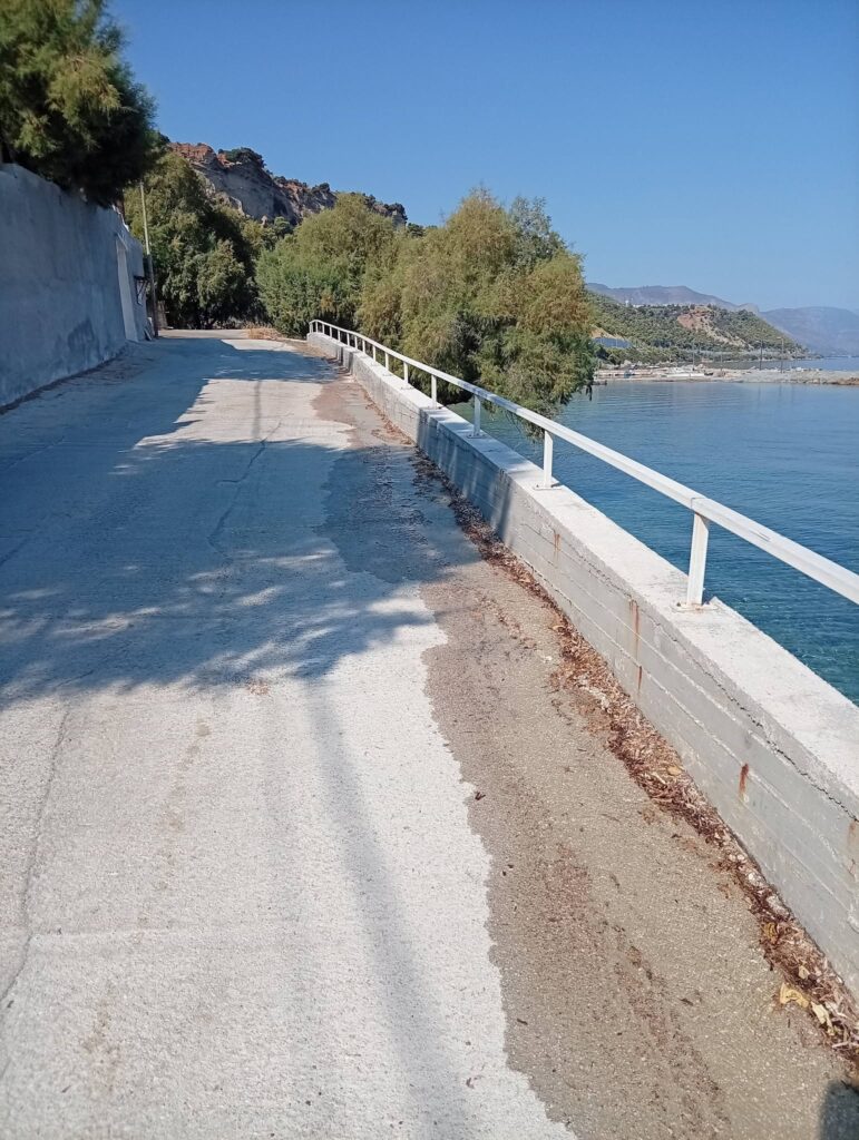 Κρυονέρι: Πάνω από δύο μήνες τρέχει το νερό στους δρόμους από βουλωμένο αυλάκι του ΤΟΕΒ Ποροβίτσας ΦΩΤΟ 7 Κρυονέρι: Πάνω από δύο μήνες τρέχει το νερό στους δρόμους από βουλωμένο αυλάκι του ΤΟΕΒ Ποροβίτσας ΦΩΤΟ