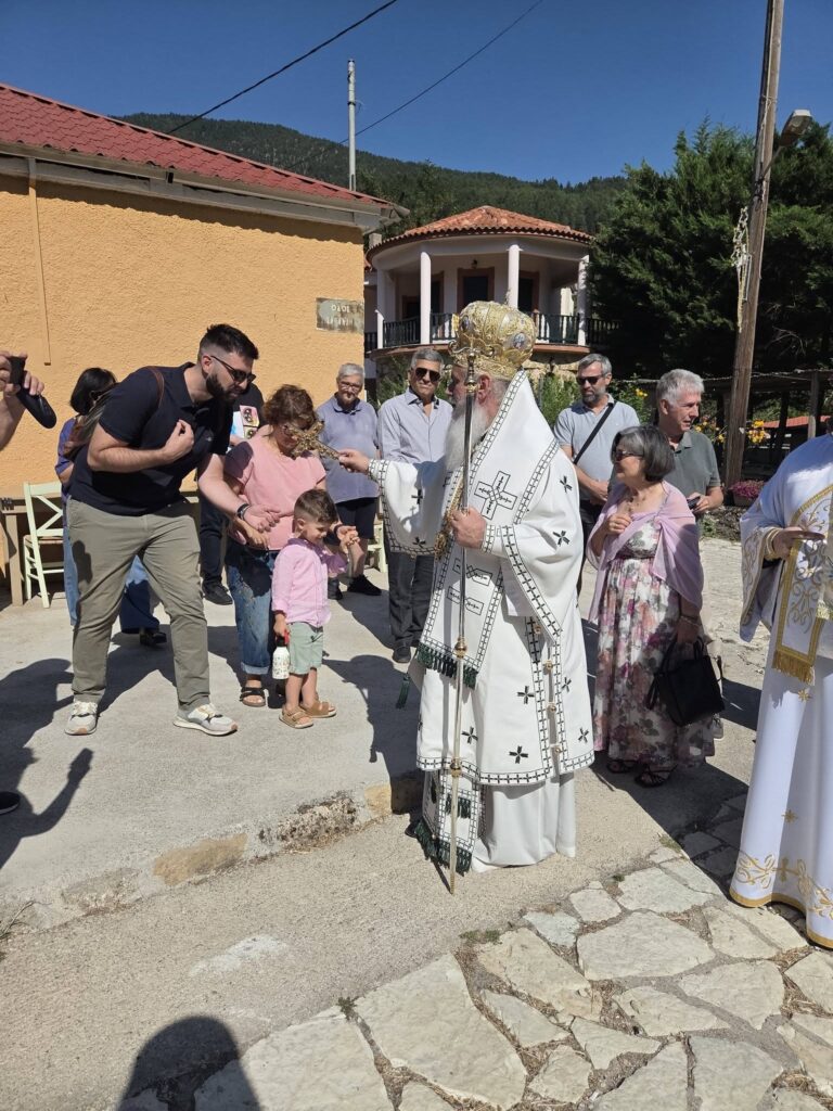 Μεταμορφώσεως του Κυρίουκλήρος και λαός στη Ζαρούχλα ΦΩΤΟ