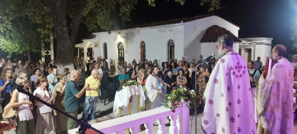 Στον ναό των Αγίων Μυροφόρων Εγλυκάδος τα εγκώμια της Υπεραγίας Θεοτόκου ΦΩΤΟ