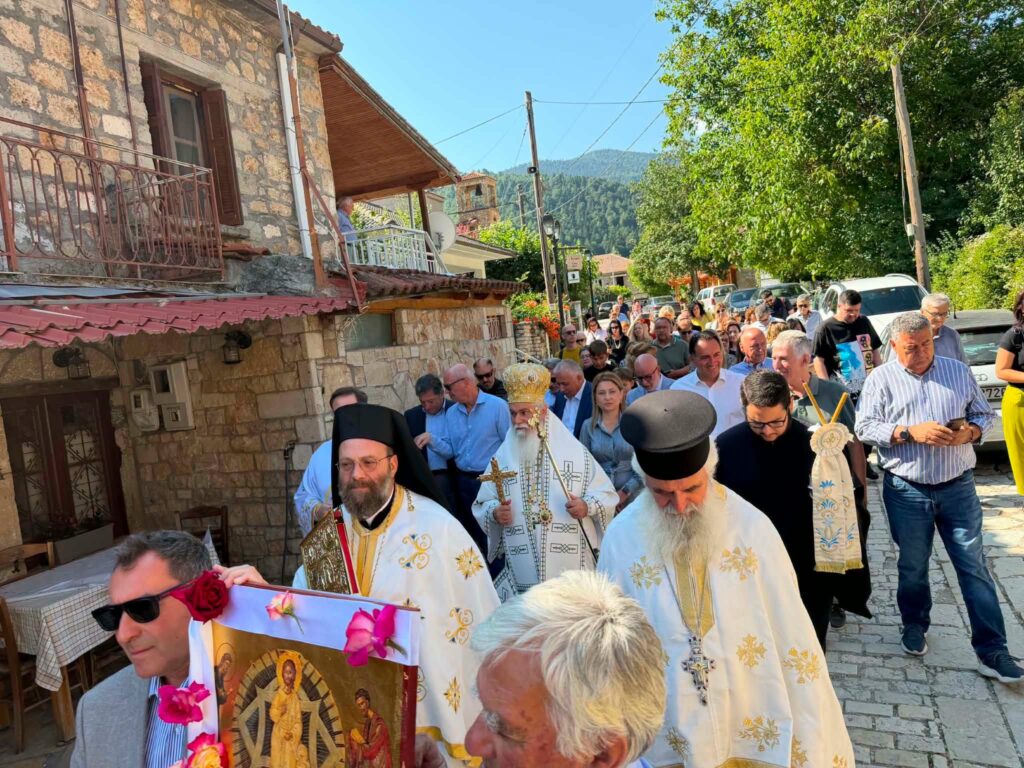 Μεταμορφώσεως του Κυρίουκλήρος και λαός στη Ζαρούχλα ΦΩΤΟ