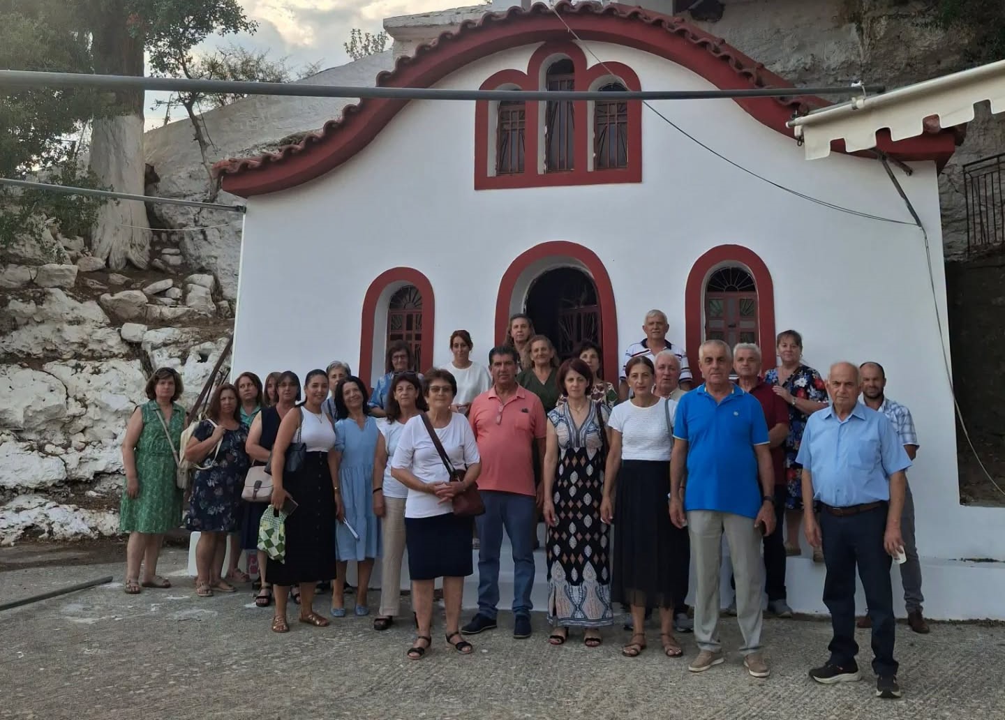 Εξόρμηση του Συλλόγου Καλουσιωτών στην Ιερά Μονή Νοτενών ΦΩΤΟ