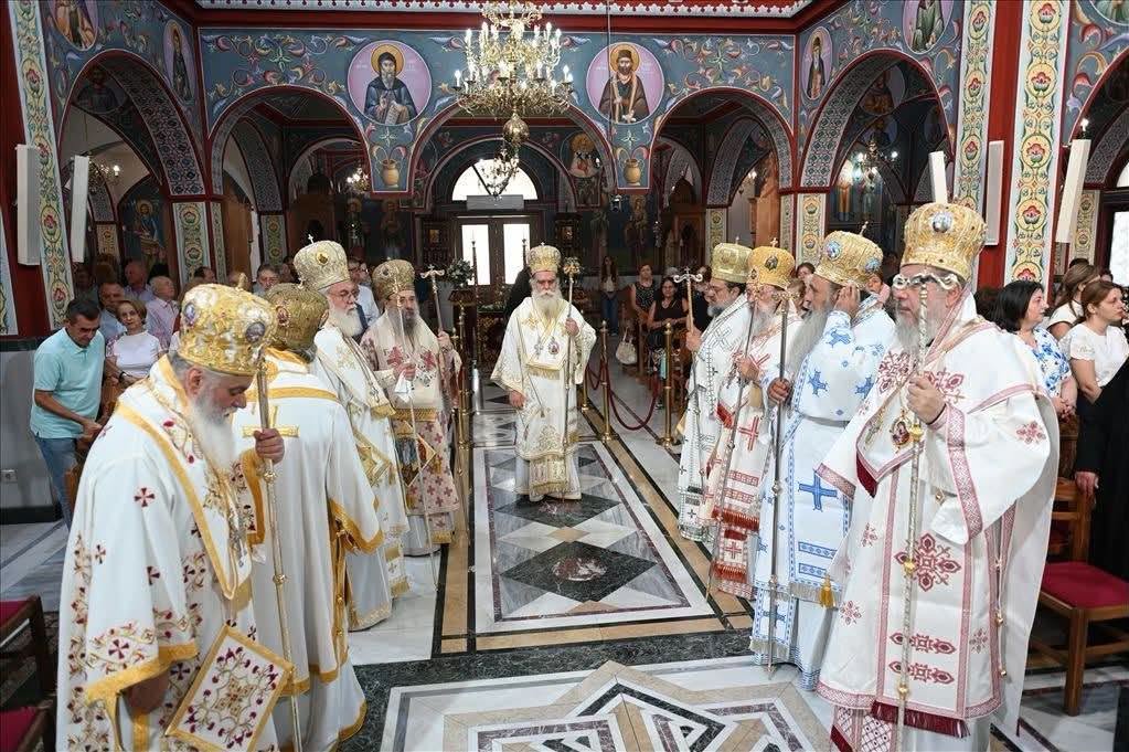 Ο Μητροπολίτης Καλαβρύτων και Αιγιαλείας Ιερώνυμος στην Αρτα ΦΩΤΟ