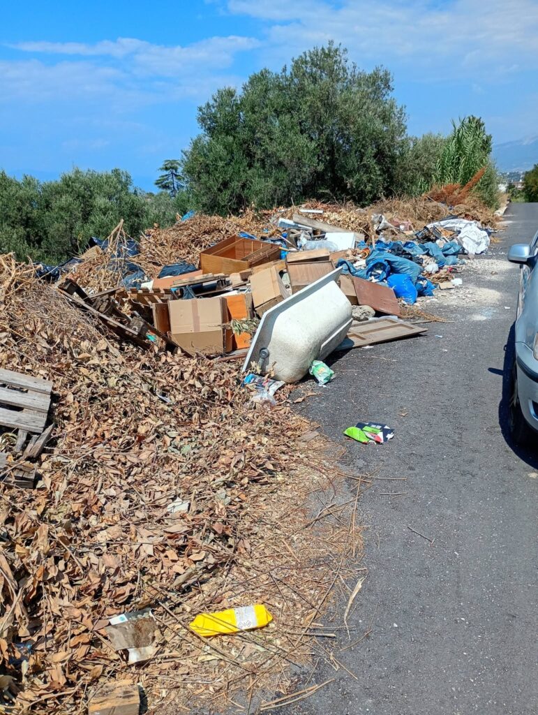 Βραχνέικα: Παράνομη χωματερή εν μέσω συναγερμού για πυρκαγιές – Καταγγελίες για απειλές και απόρριψη μπάζων ΦΩΤΟ
