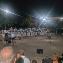 Μουσική βραδιά με τη Χορωδία και τον Γιάννη Καραμάνο στα Βαλιμίτικα ΒΙΝΤΕΟ 1 Μουσική βραδιά με την Χορωδία και τον Γιάννη Καραμάνο