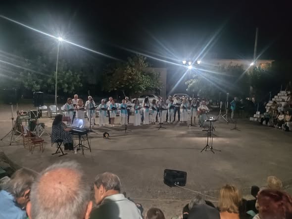 Μουσική βραδιά με την Χορωδία και τον Γιάννη Καραμάνο