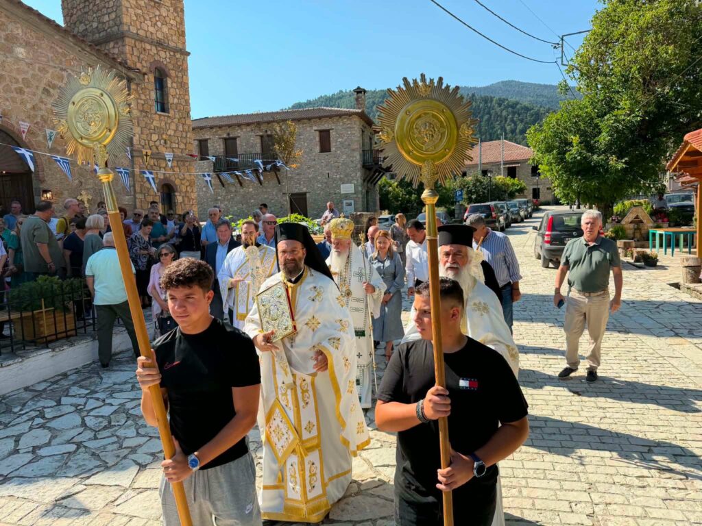 Μεταμορφώσεως του Κυρίουκλήρος και λαός στη Ζαρούχλα ΦΩΤΟ