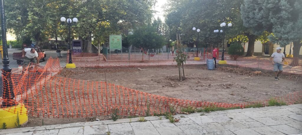 Ροδιά: Ξεκίνησε η αποκατάσταση της πλατείας μετά το ξήλωμα του πλαστικού χλοοτάπητα ΦΩΤΟ 9 Ροδιά: Ξεκίνησε η αποκατάσταση της πλατείας μετά το ξήλωμα του πλαστικού χλοοτάπητα ΦΩΤΟ