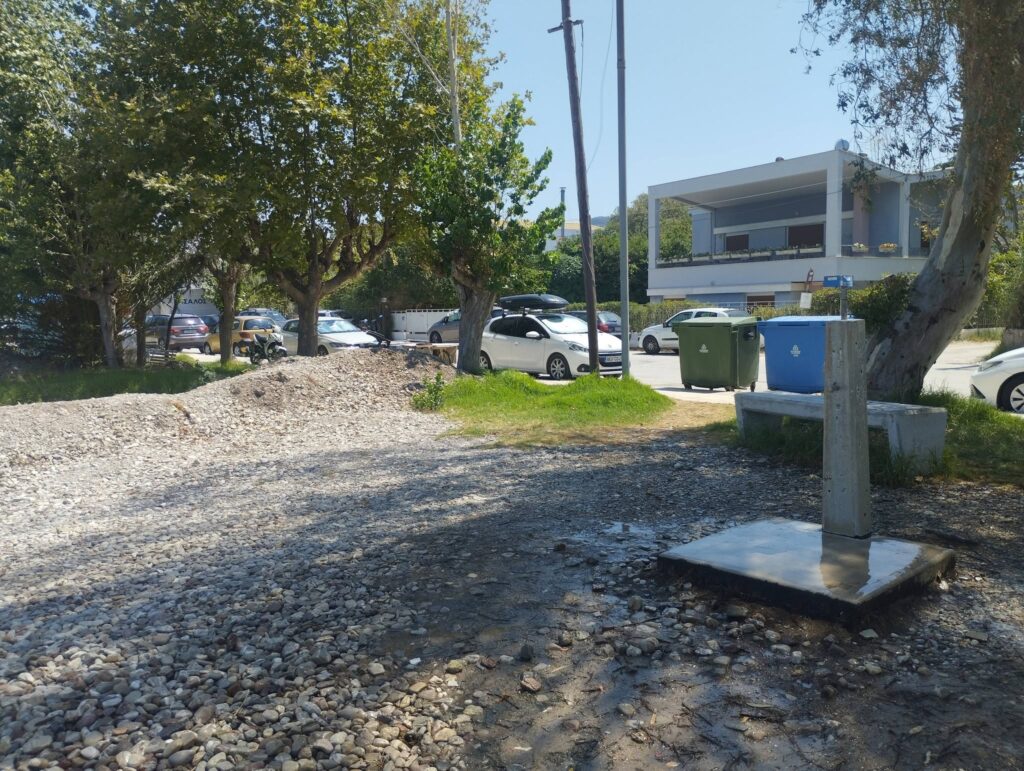 Πάτρα: Ουρές και προβλήματα στις ντουζιέρες της Πλαζ εν μέσω καύσωνα ΒΙΝΤΕΟ-ΦΩΤΟ