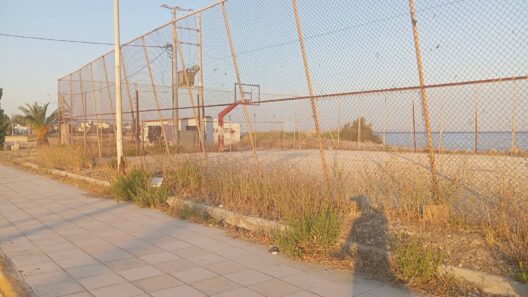 Ιτιές: Γήπεδο μπάσκετ με προδιαγραφές φθήνιας στον «Κόκκινο Μύλο» ΦΩΤΟ