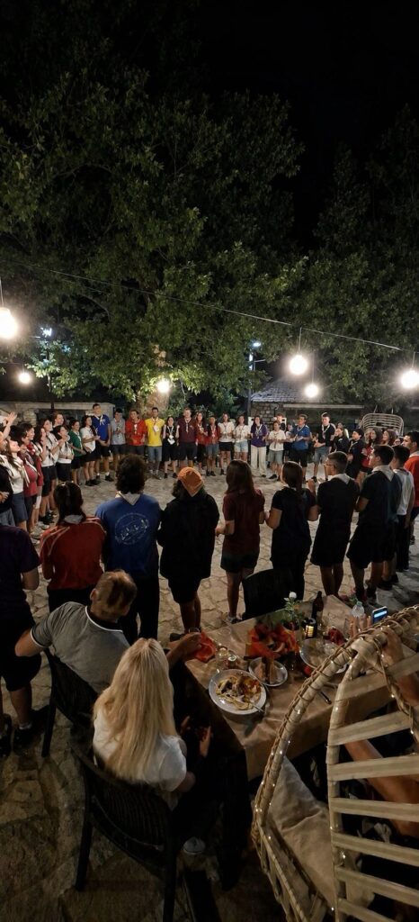 Το Σοποτό Καλαβρύτων φοράει τα γιορτινά του.