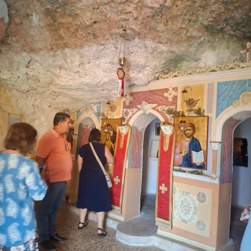 Εξόρμηση του Συλλόγου Καλουσιωτών στην Ιερά Μονή Νοτενών ΦΩΤΟ