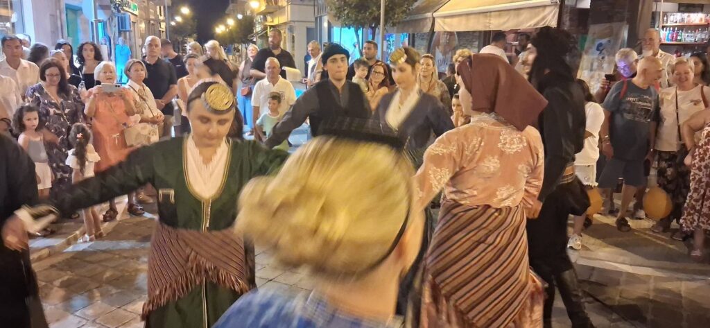 Κάτω Αχαΐα: Στήριξη στη μικρή επιχειρηματικότητα και τις υποδομές ανέδειξε η «Βραδιά Εμπορίου» ΦΩΤΟ