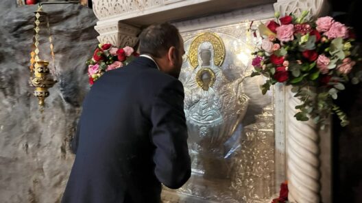 Πάτρα: Ο Νεκτάριος Φαρμάκης για τον Δεκαπενταύγουστο - «Το πολυτιμότερο κεφάλαιο του τόπου είναι οι άνθρωποί του» 13 Ο Νεκτάριος Φαρμάκης για τον Δεκαπενταύγουστο