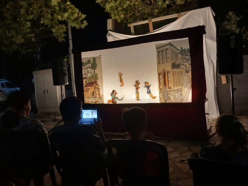 Ο Καραγκιόζης στον Καταρράκτη Πατρών ΦΩΤΟ 7 Ο Καραγκιόζης στον Καταρράκτη Πατρών ΦΩΤΟ