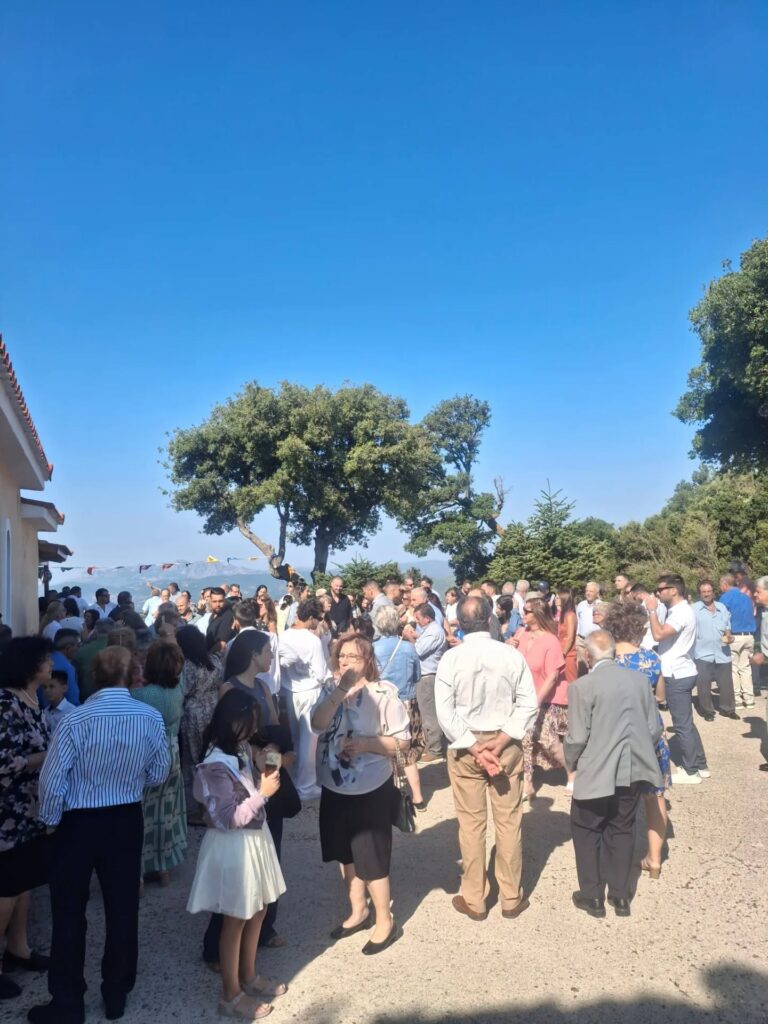 Με ταβούλια ο Δεκαπενταύγουστος στο Καλούσι Ερυμάνθου ΒΙΝΤΕΟ-ΦΩΤΟ 8 Με ταβούλια ο Δεκαπενταύγουστος στο Καλούσι Ερυμάνθου ΒΙΝΤΕΟ-ΦΩΤΟ