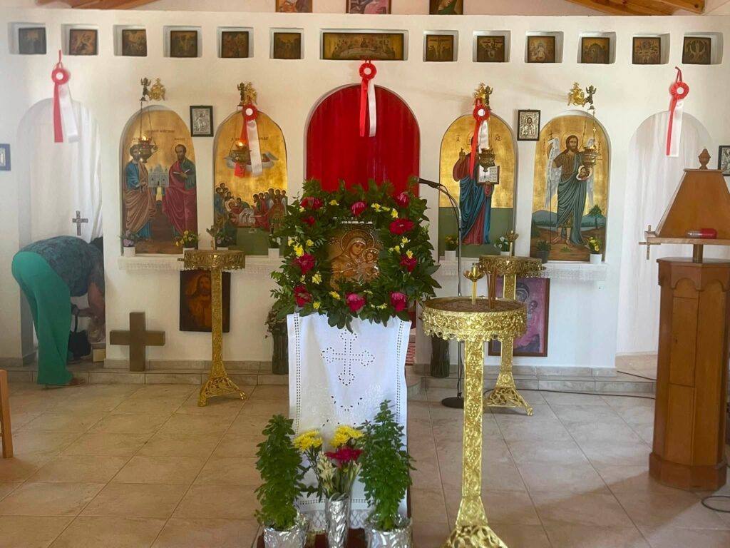 Η Κοίμηση της Θεοτόκου στο εκκλησάκι της Παναγίτσας στην Κώμη ΦΩΤΟ