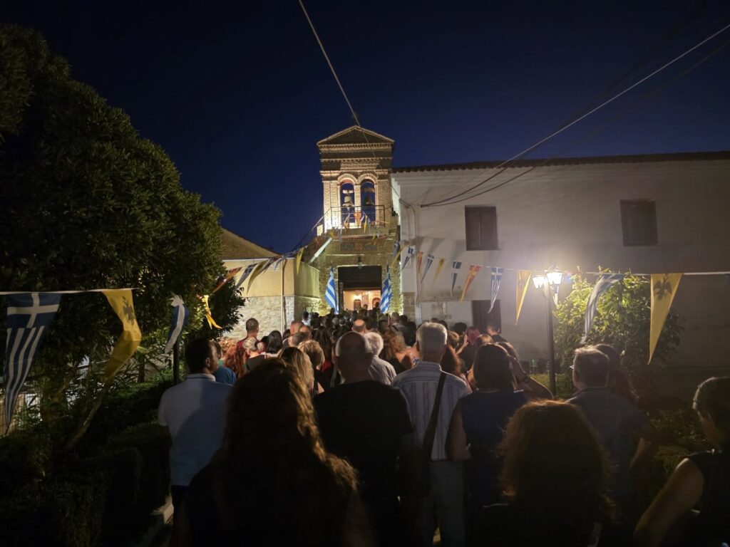 Πάτρα: Ουρές πιστών στη Παναγία Γηροκομίτισσα - Κατάνυξη στο ιστορικό Μοναστήρι ΦΩΤΟ